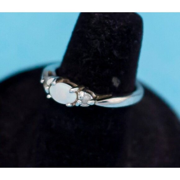 Vintage Sterling Silver Oval Ring by Avon Size 6 N26 - Picture 2 of 3